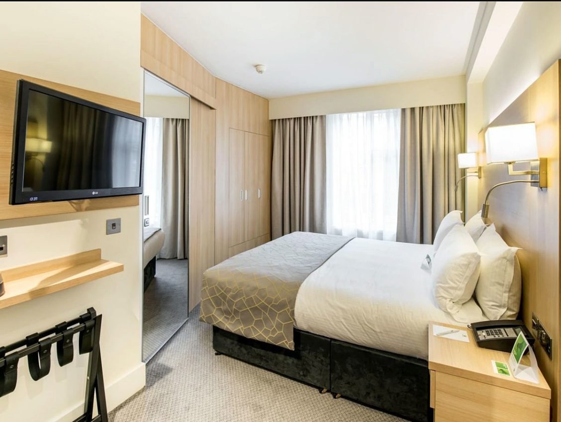bedroom1